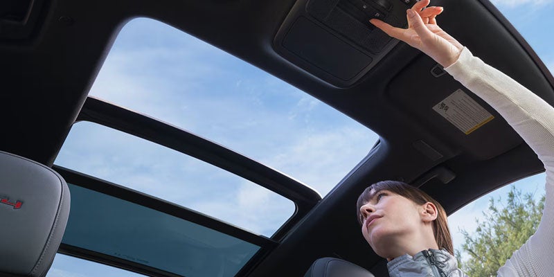 Safety and other features of GMC Acadia
